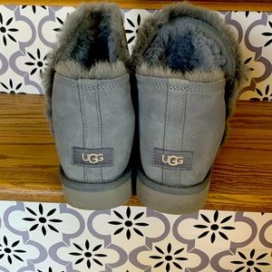 UGG classic mini